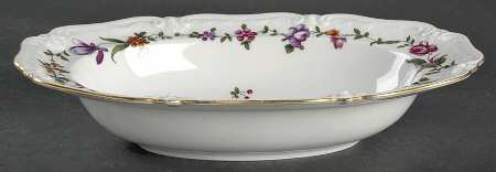 Victoria 10" Oval Vegetable Bowl
