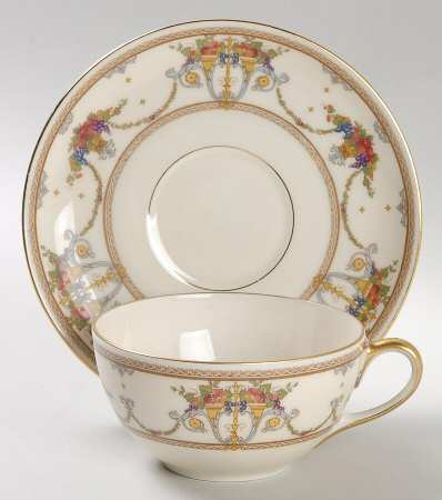 2392 Flat Cup & Saucer Set