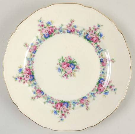 2661  Luncheon Plate