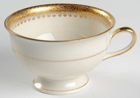 Buckingham Footed Cup