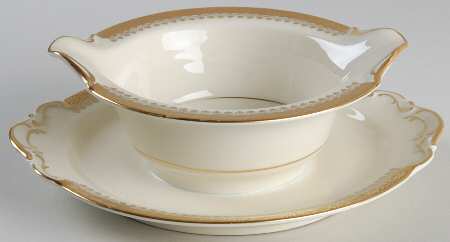Buckingham Gravy Boat with Attached Underplate
