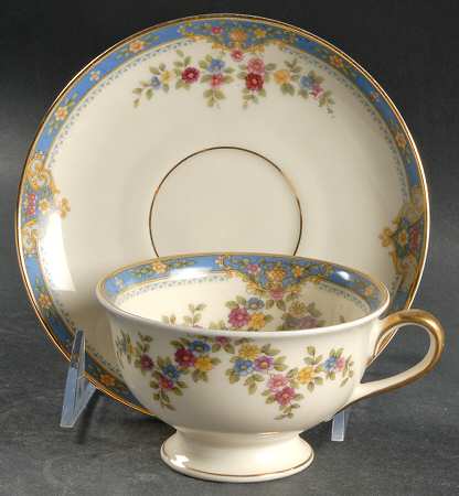 Chesly Footed Cup & Saucer Set