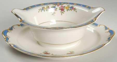 Chesly Gravy Boat with Attached Underplate