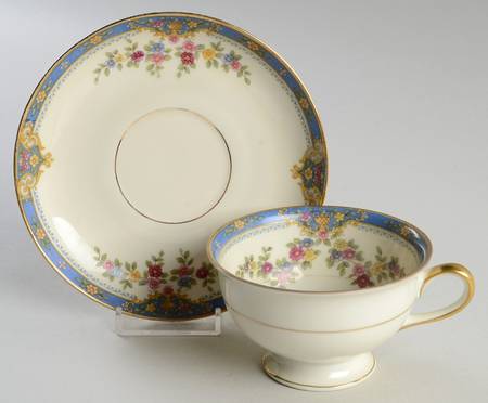 Chesly Footed Cup & Saucer Set