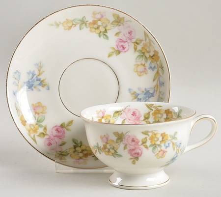 Riviera Footed Cup & Saucer Set