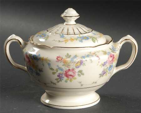 Queens Rose (Scalloped, No Gold Scrolls) Sugar Bowl & Lid