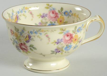 Queens Rose (Scalloped, No Gold Scrolls) Footed Cup