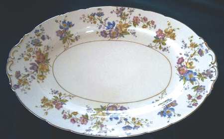 The Symphony Scalloped 14" Oval Serving Platter