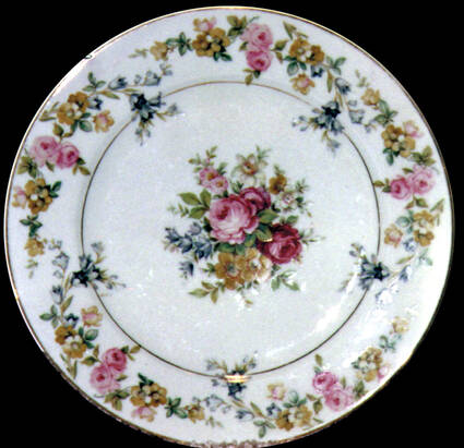 Rosabelle by Royal Ivory (Czech, Germany)