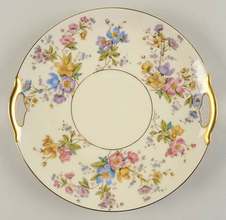 The Symphony Handled Cake Plate