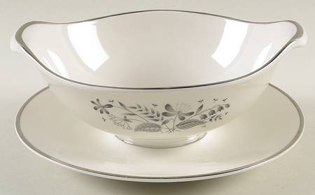 Allegro Gravy Boat with Attached Underplate