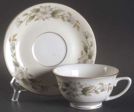 Arlington Footed Cup & Saucer Set
