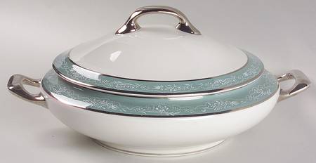 Chantilly Round Covered Vegetable