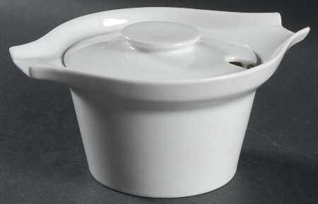 Contempri White Sauce Boat & Lid