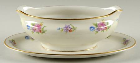 Deanna Gravy Boat with Attached Underplate