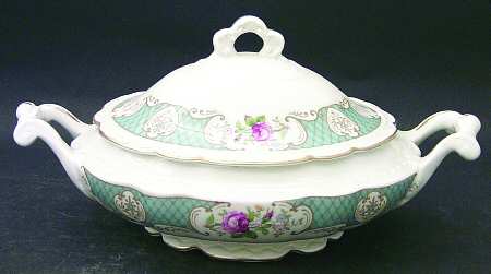 Duchess of Kent (Pearl Edge) Oval Covered Vegetable