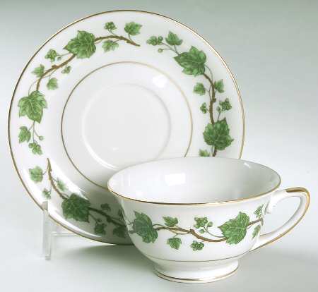 Emerald Ivy Footed Cup & Saucer Set
