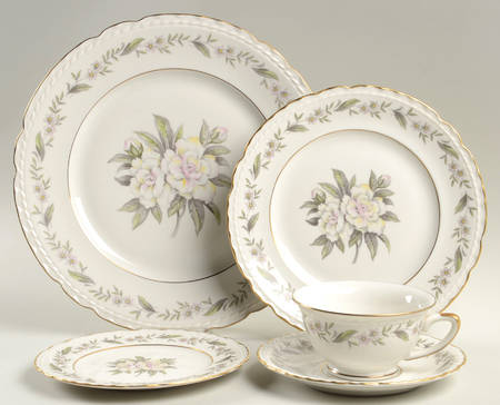 Fleur De Blanc 5 Piece Place Setting