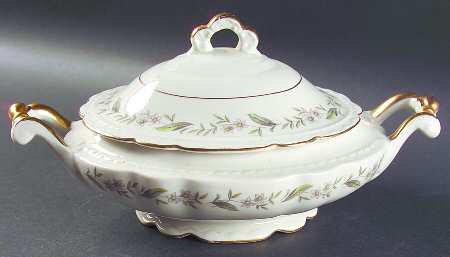Fleur De Blanc Oval Covered Vegetable