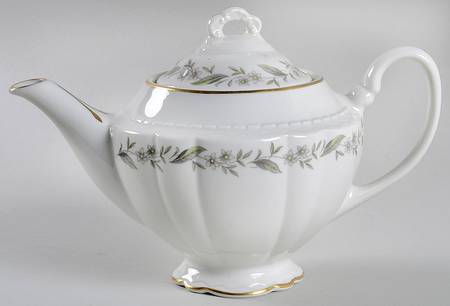 Fleur De Blanc Teapot & Lid