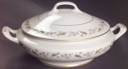 Gardenia Round Covered Vegetable