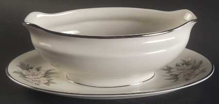 Heirloom Gravy Boat with Attached Underplate