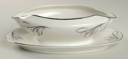 Lido Gravy Boat with Attached Underplate