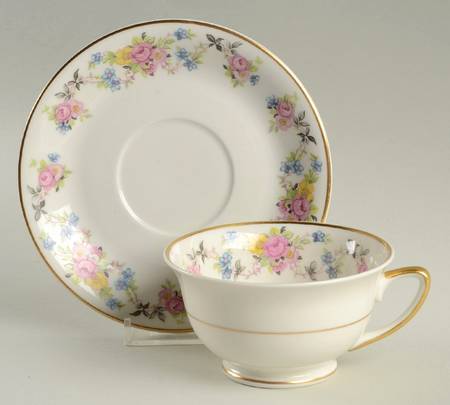 Linda Footed Cup & Saucer Set
