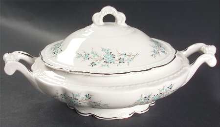 Lorelei Oval Covered Vegetable