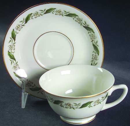 Magnolia Footed Cup & Saucer Set