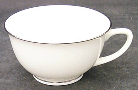 Moderne (Platinum Trim) Footed Cup
