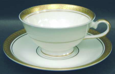 Regency 2000 Footed Cup & Saucer Set
