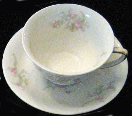 ROJ110 Footed Cup & Saucer Set