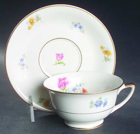 ROJ32 Footed Cup & Saucer Set