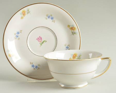 ROJ32 Footed Cup & Saucer Set