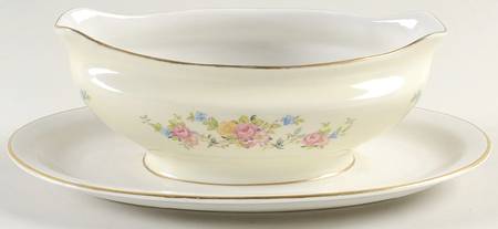 ROJ56 Gravy Boat with Attached Underplate