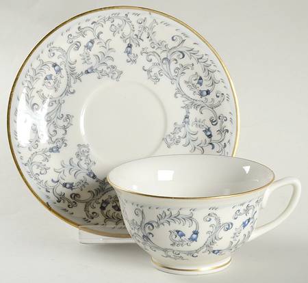 ROJ8 Footed Cup & Saucer Set