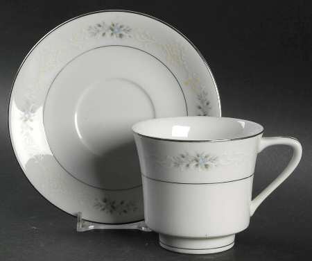Alice Footed Cup & Saucer Set