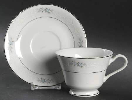 Alice Footed Cup & Saucer Set
