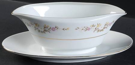 Bouquet Gravy Boat with Attached Underplate