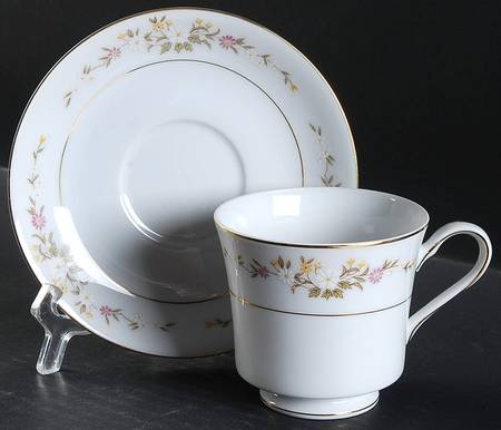 Bouquet Footed Cup & Saucer Set