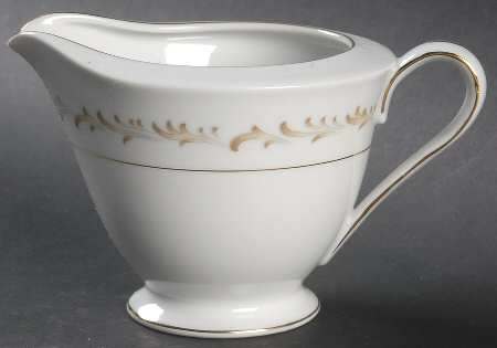 Chantilly Creamer