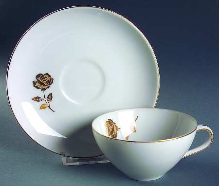 Dayna Flat Cup & Saucer Set