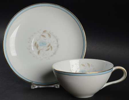 Delight Flat Cup & Saucer Set