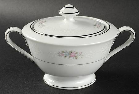 Joanne Sugar Bowl & Lid