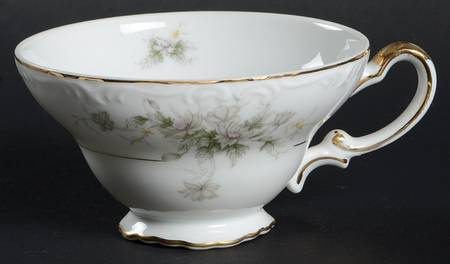Olivia Footed Cup