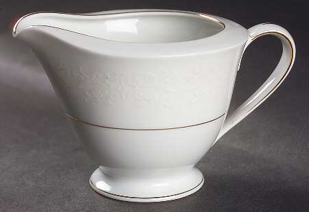 Sovereign (1886, White Flowers) Creamer