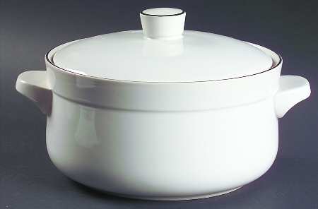 Blackwood 2 Qt Round Covered Casserole