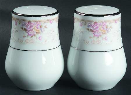 Chelsea Salt & Pepper Set
