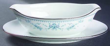 Danielle Gravy Boat with Attached Underplate